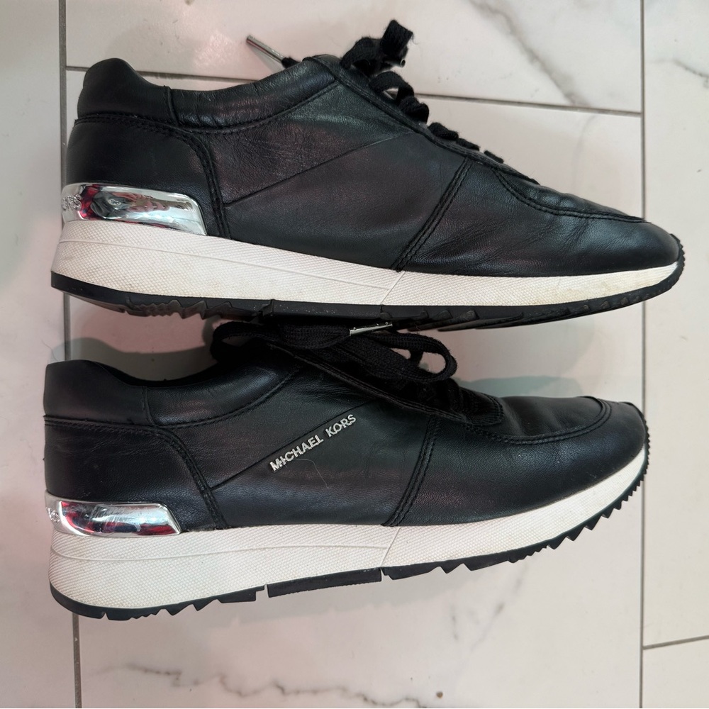 Michael Kors Sneakers size 8